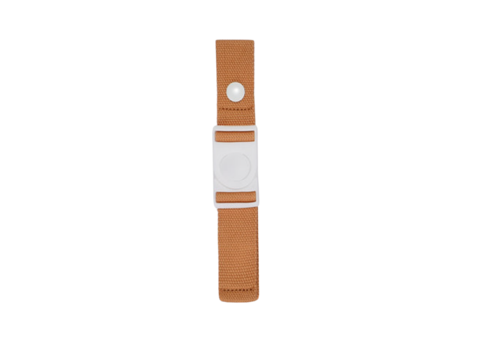 Sticky lemon chest strap